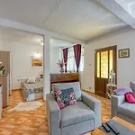 Pleasure Apartment *